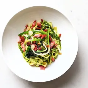Tagliatelle with lardons and wild leeks image