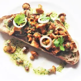 Girolles on toast image