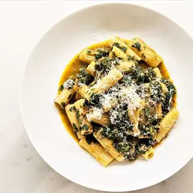Lockdown Pasta: Spinach Puttanesca image